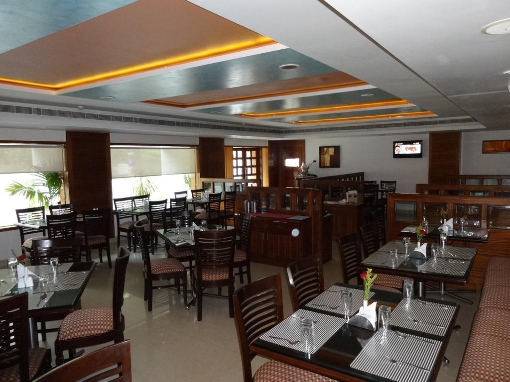 La Hospin Hotel Rajahmundry Room photo