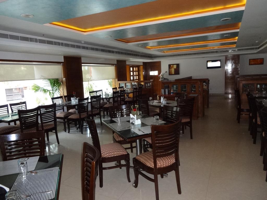 La Hospin Hotel Rajahmundry Room photo
