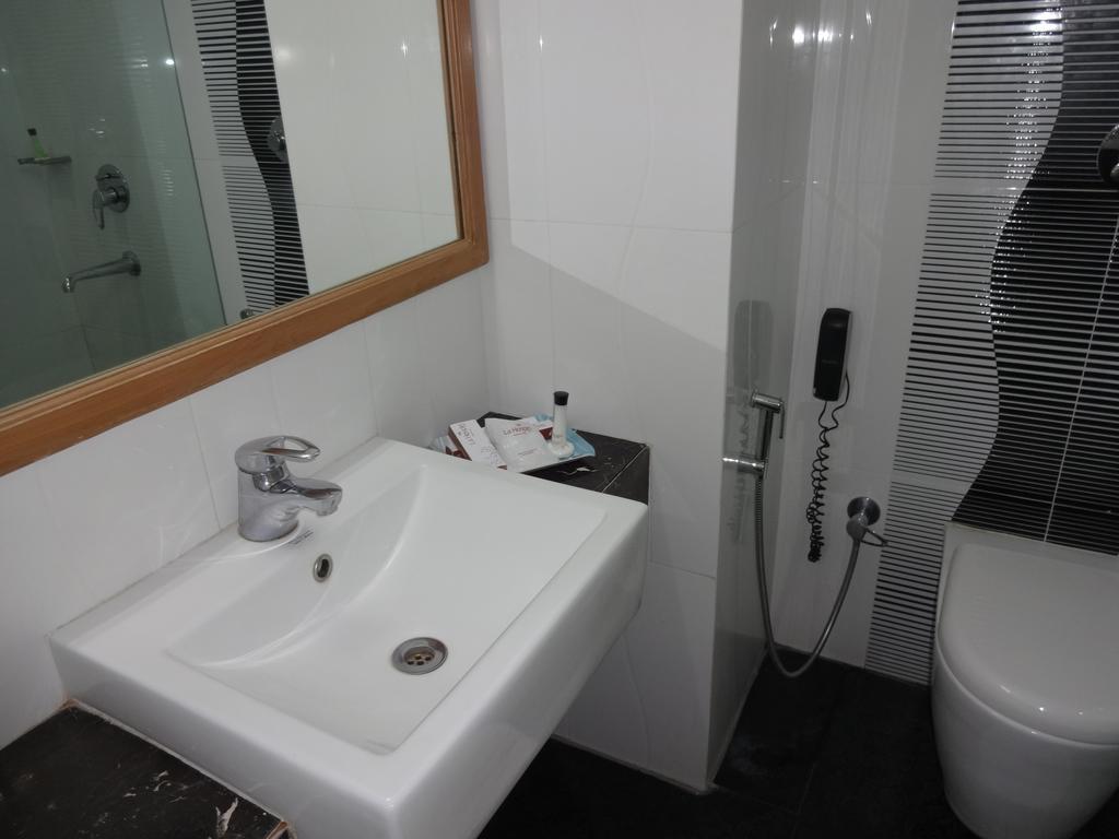 La Hospin Hotel Rajahmundry Room photo